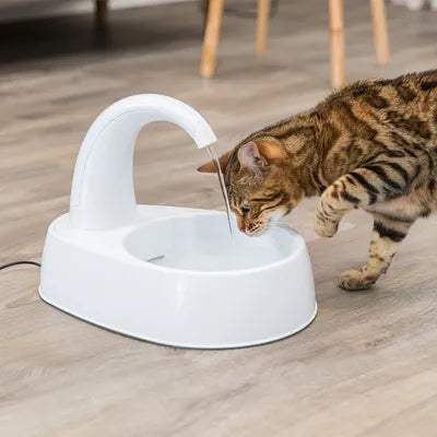 Trixie Curved Stream ivószökőkút műanyag fehér – 2,5 l